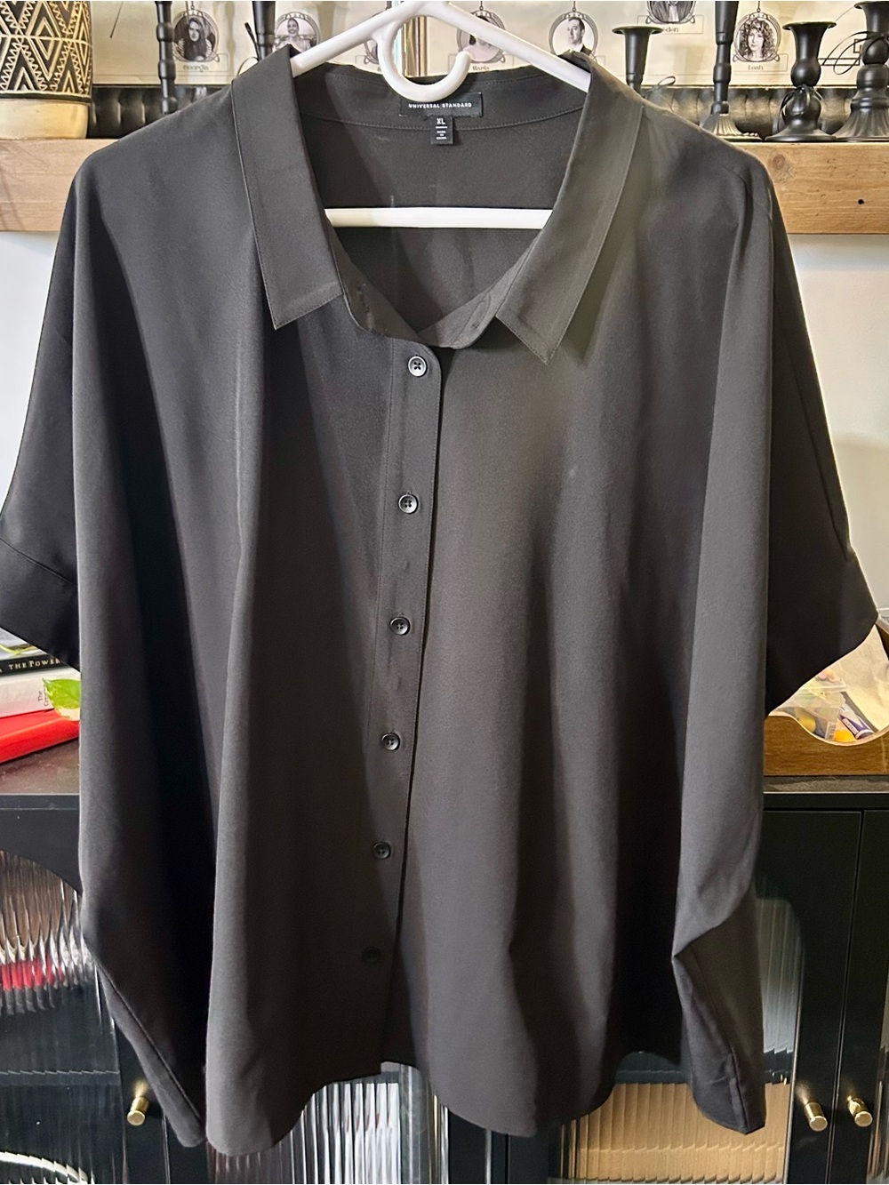 Universal Standard Black Short-Sleeve Button-Down Cropped Shirt